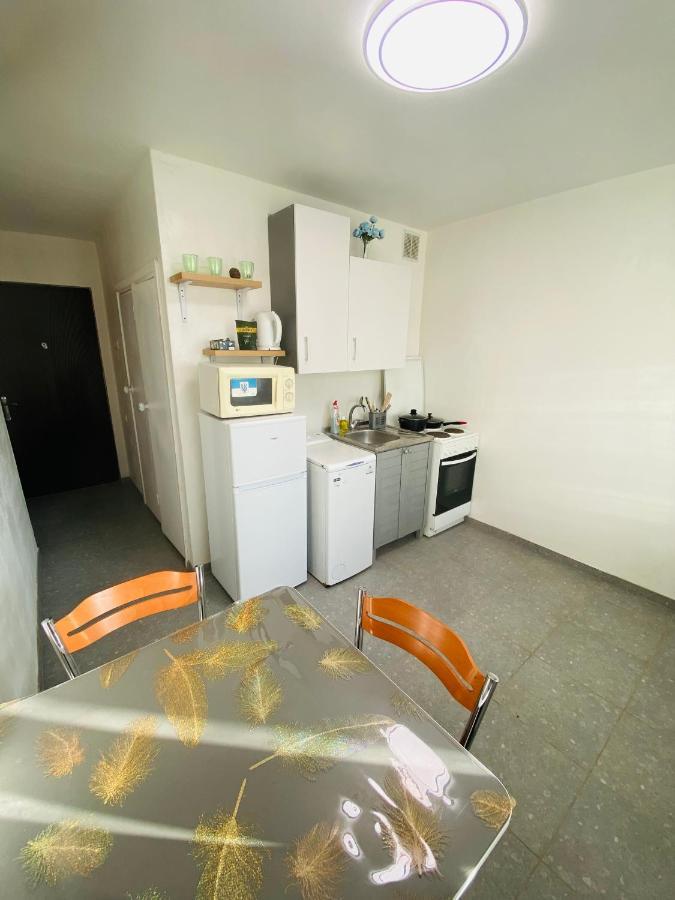 Real Home Apartments- Geroiv Dnipra Metro Station Kiev Exterior foto